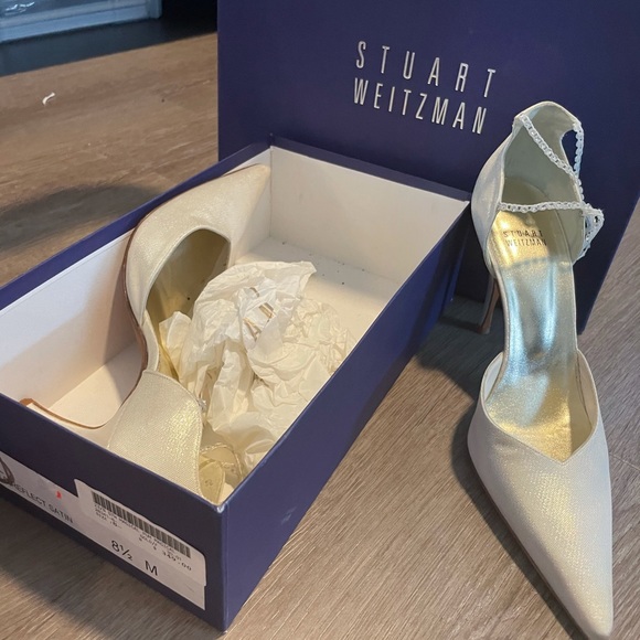 Stuart Weitzman gold and cream heels - Picture 3 of 4